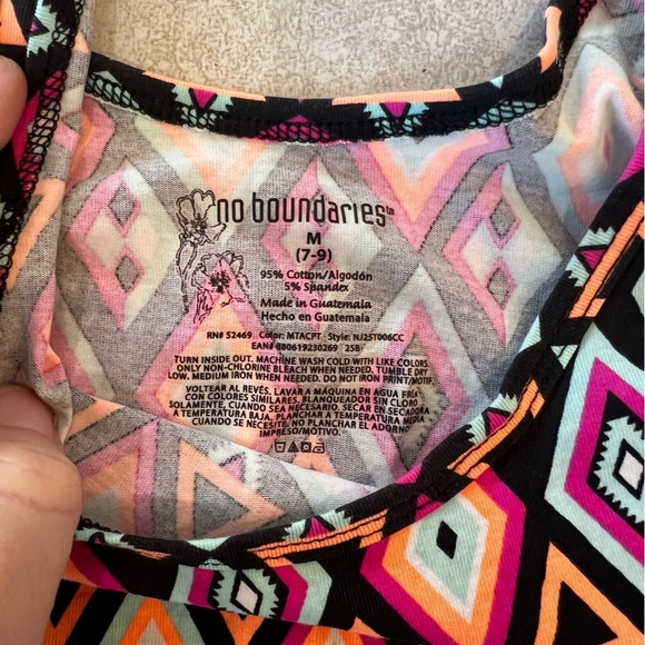 No Boundaries Geometric Patterned women’s top - Picture 3 of 4